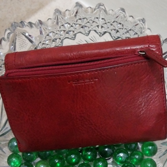 Fossil dark red leather wallet - Picture 3 of 8
